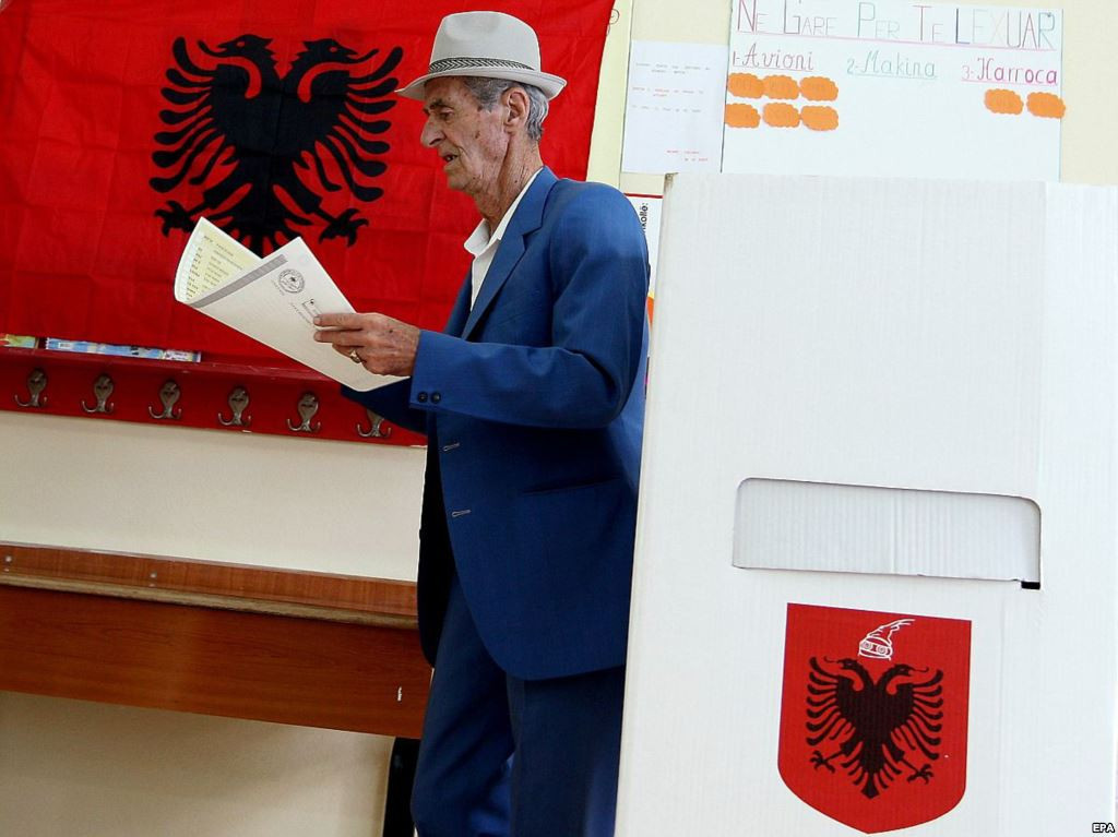Αλβανία: Βαριές κατηγορίες ανταλλάσσουν οι αρχηγοί των κομμάτων